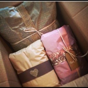 🌸Put POSH LOVE IN UR PACKAGING🛍️